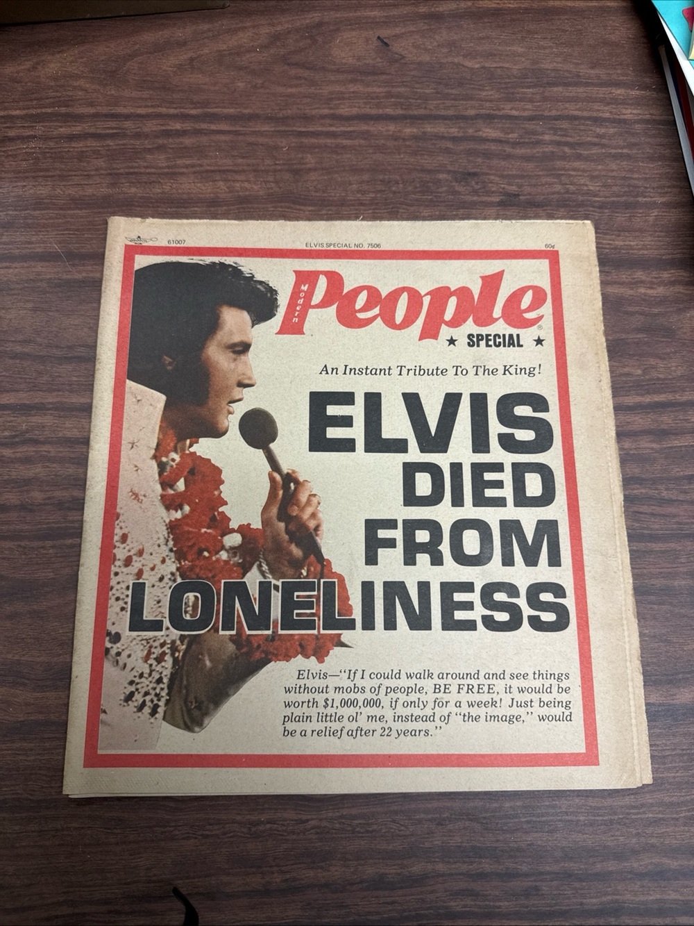 People Special: Elvis Tribute Cover - Red, Black, Cream